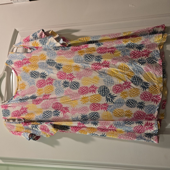 Fin and Grace Pineapple 🍍 top size 2X - Picture 6 of 6
